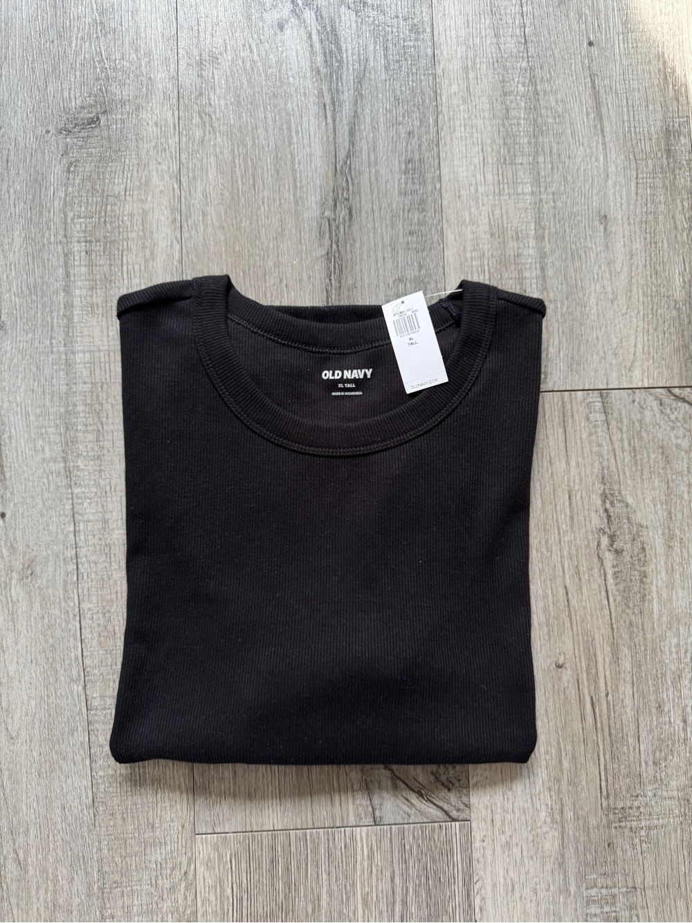 Old Navy Ribbed Black tee - Picture 7 of 7
